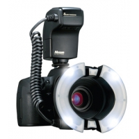 Nissin makroblesk MF18 pre Nikon